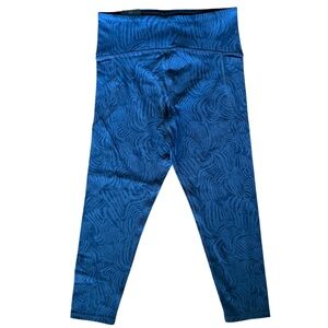 NWT Tuff Athletics Crop Yoga Legging Blue Pattern Size Medium